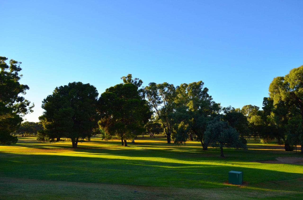 Renmark Country Club Exteriör bild