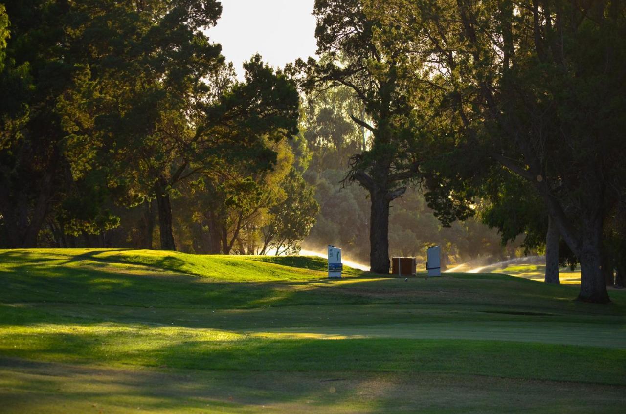 Renmark Country Club Exteriör bild